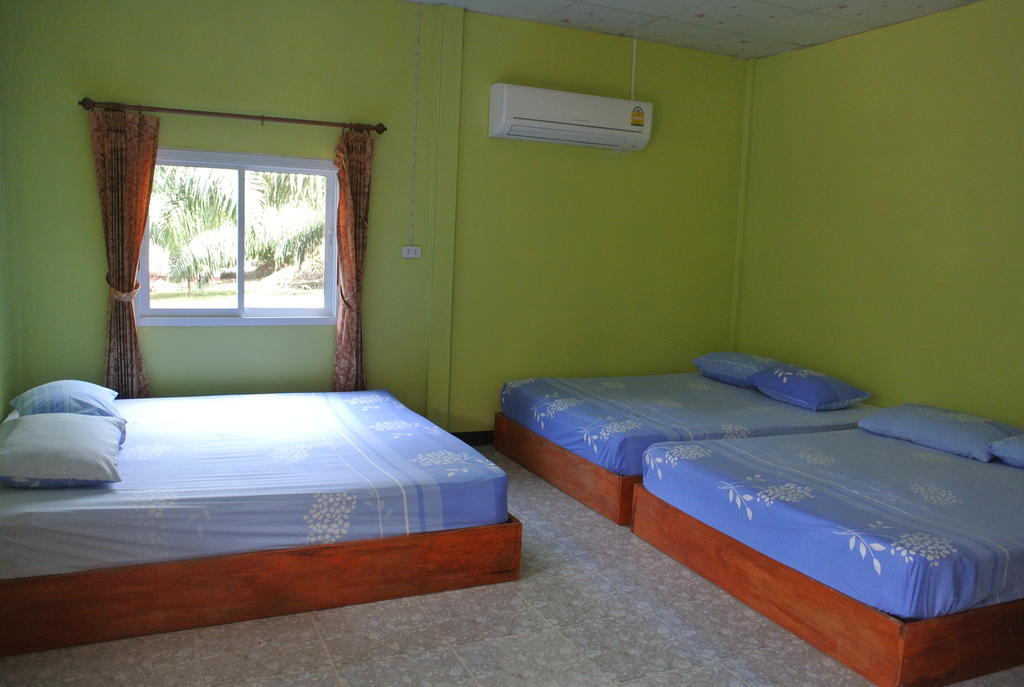 Bantatuk Resort & Restaurant Ban Tha Khun Bilik gambar
